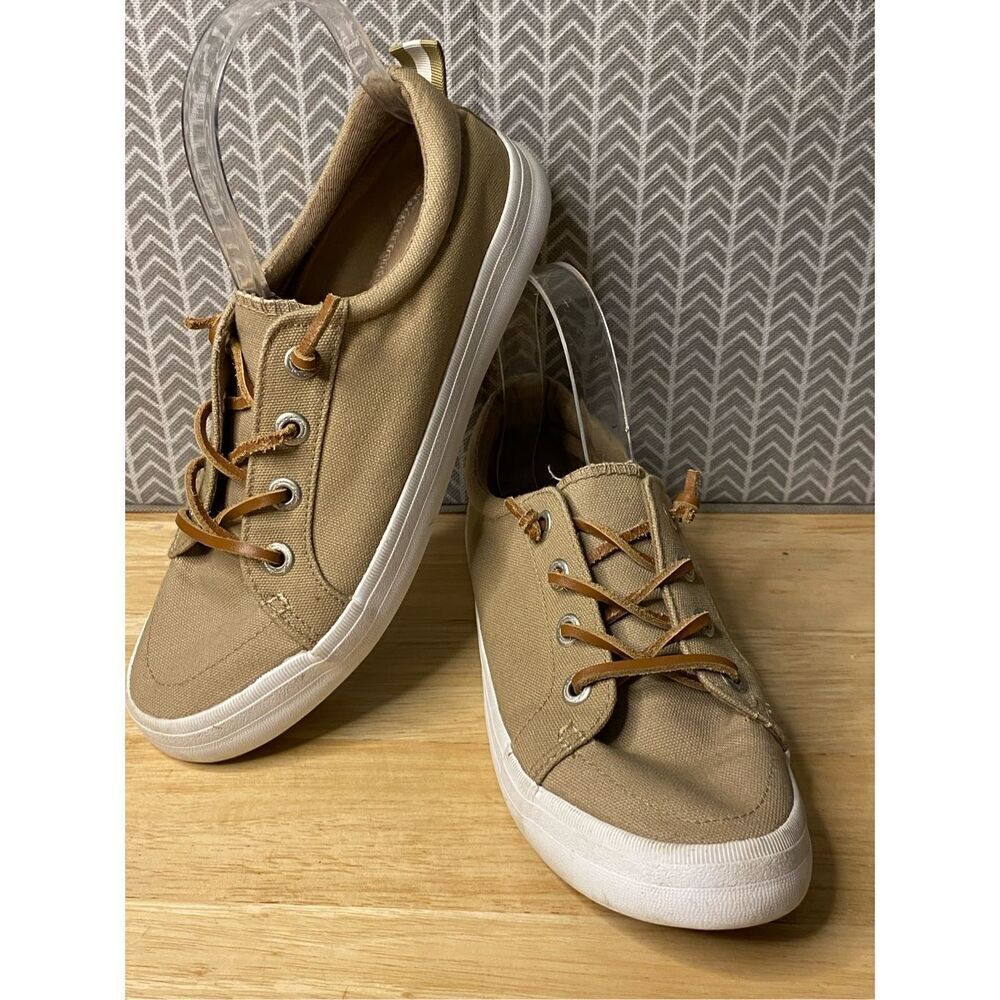 ✅Tommy Bahama tan canvas sneakers